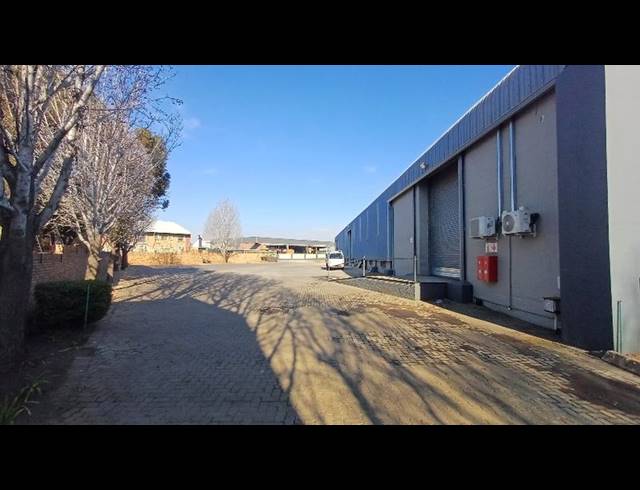 INDUSTRIAL PROPERTY TO RENT IN HENNOPSPARK